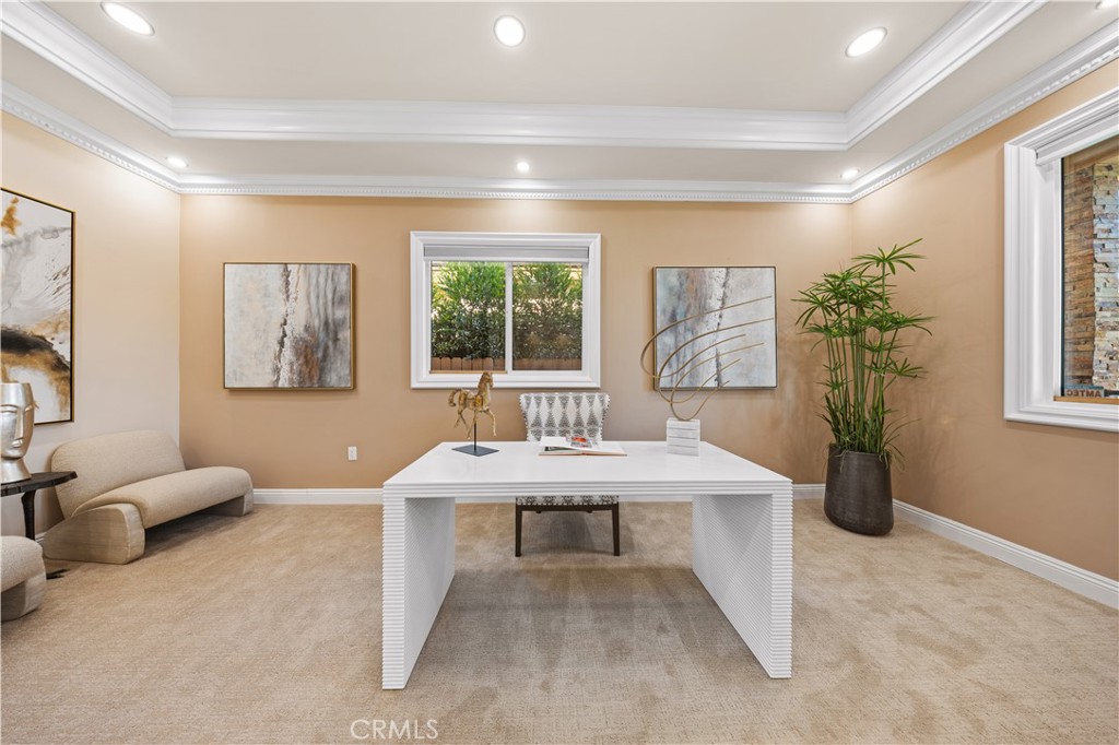 185 W Palm Drive