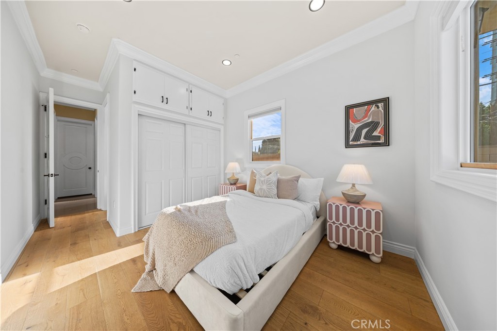 185 W Palm Drive