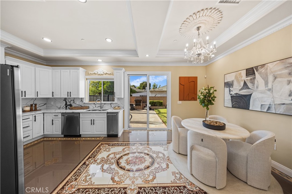 185 W Palm Drive
