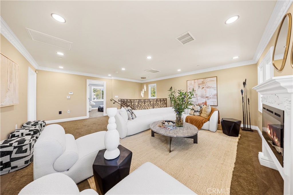 185 W Palm Drive