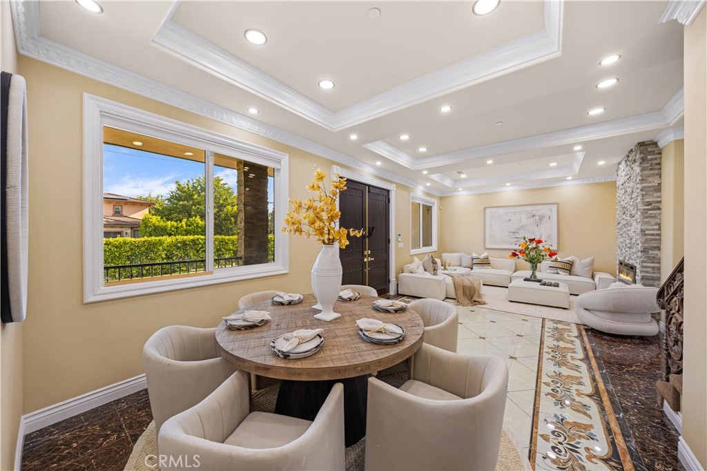 185 W Palm Drive