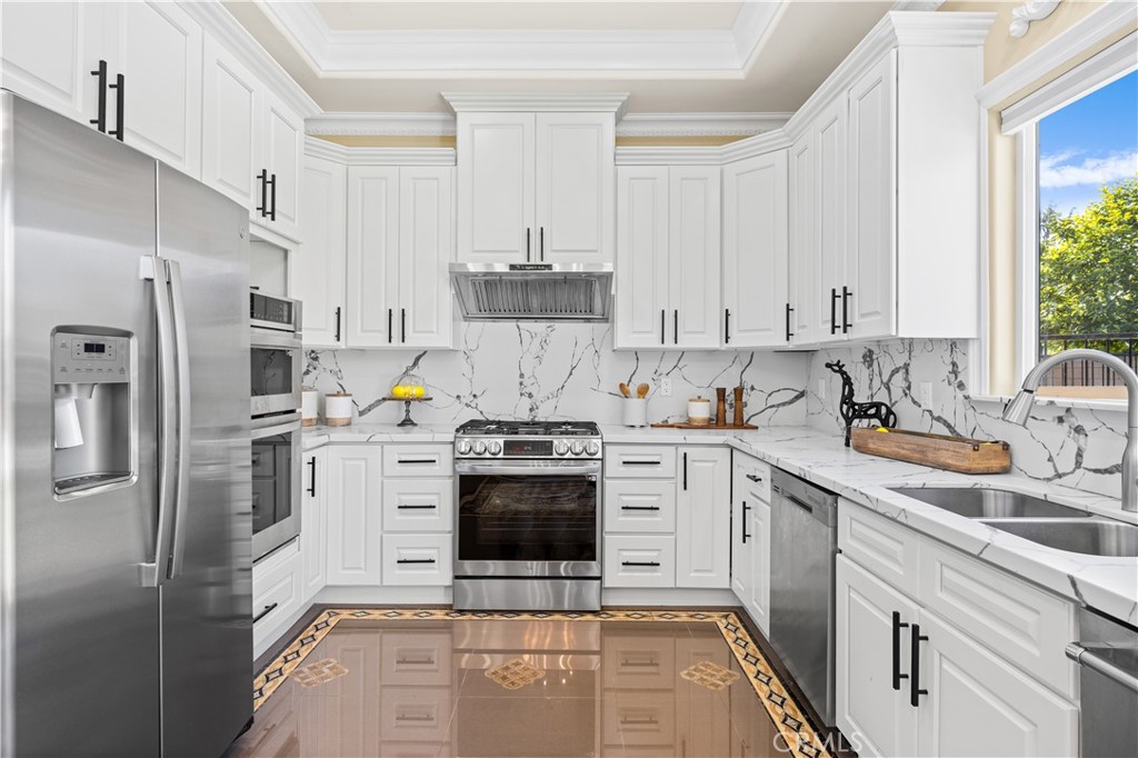 185 W Palm Drive