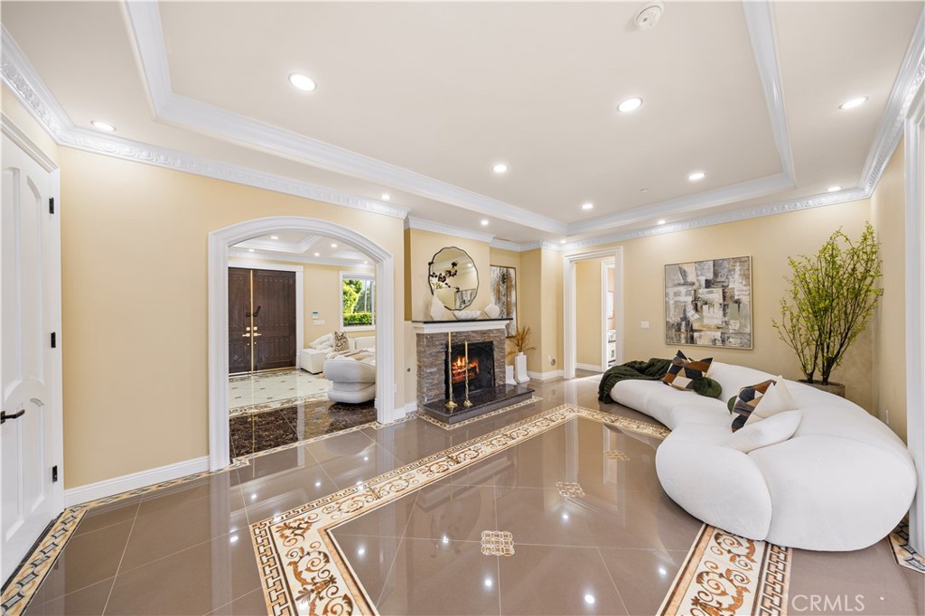 185 W Palm Drive