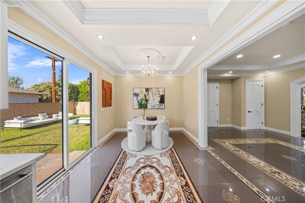 185 W Palm Drive