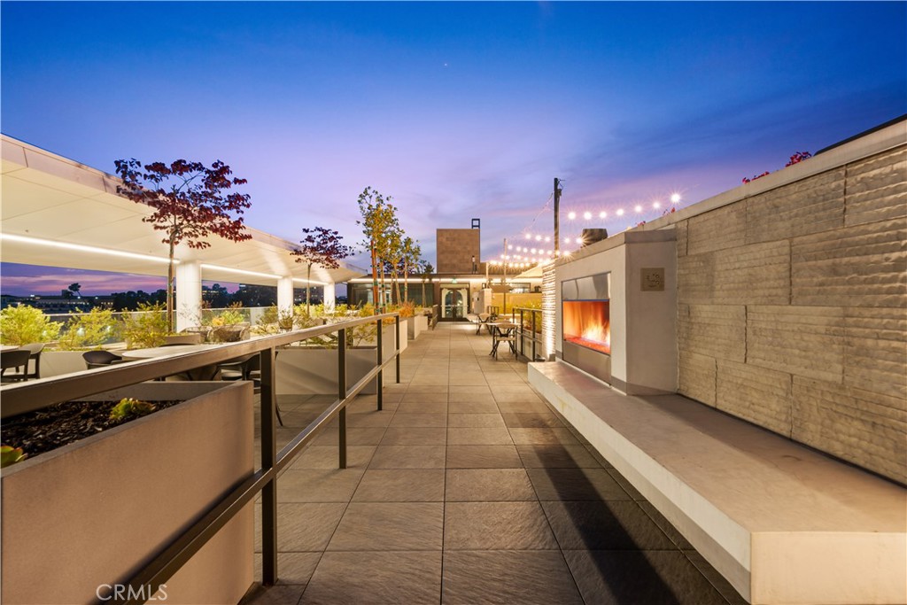 709 E Walnut Street 415