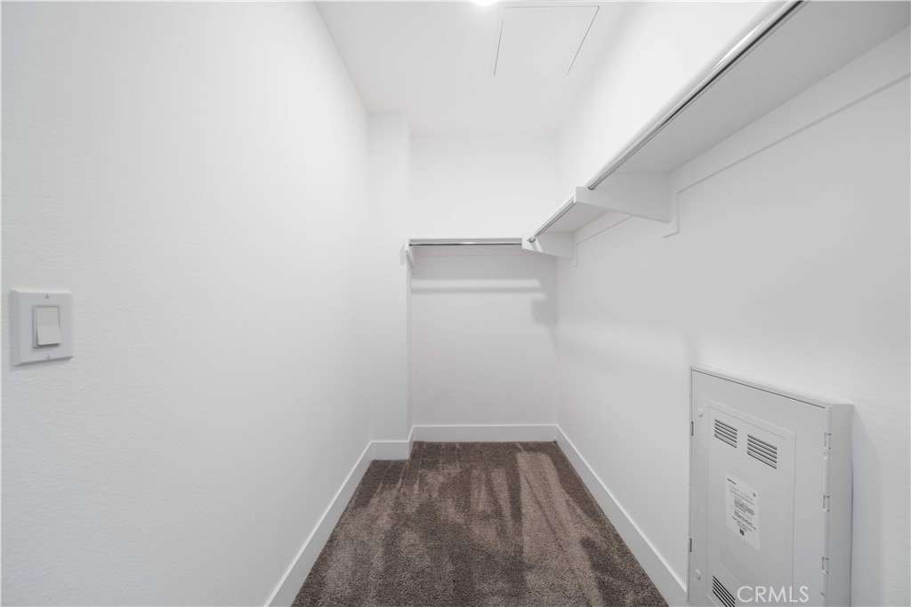 709 E Walnut Street 415