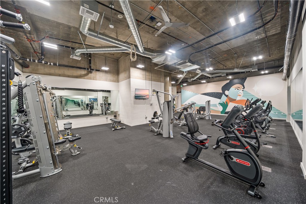 709 E Walnut Street 415