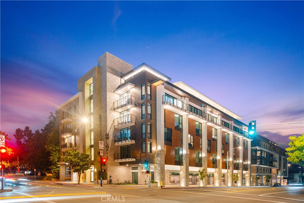 709 E Walnut Street 415