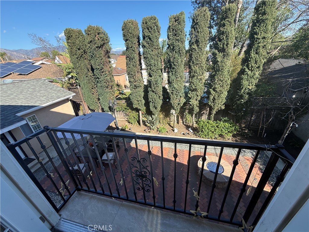 6046 N Willard Avenue