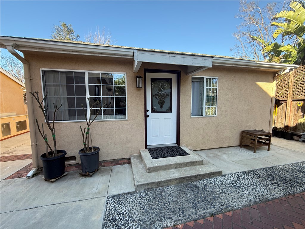 6046 N Willard Avenue