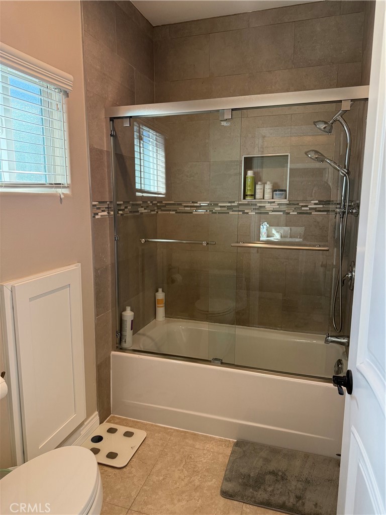 6046 N Willard Avenue