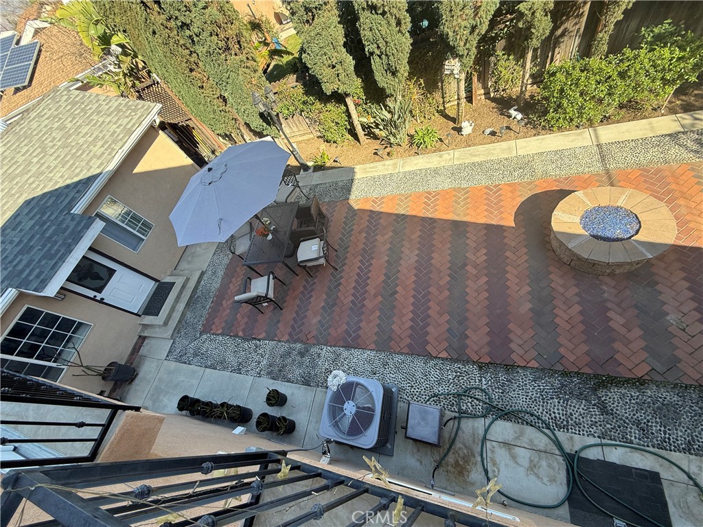 6046 N Willard Avenue