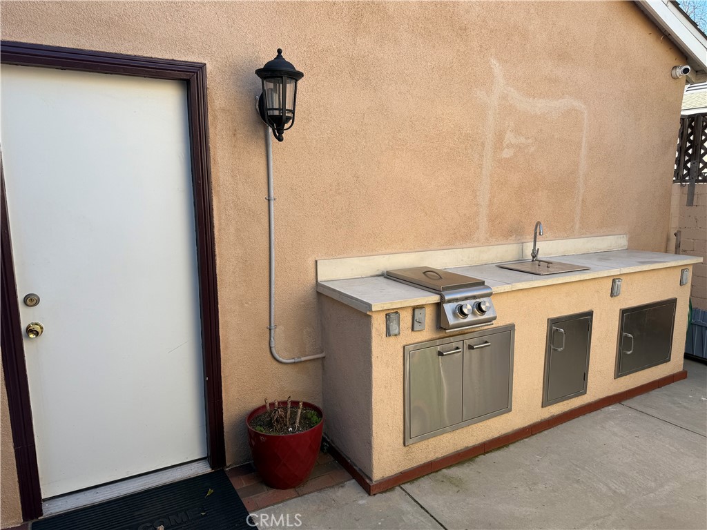 6046 N Willard Avenue