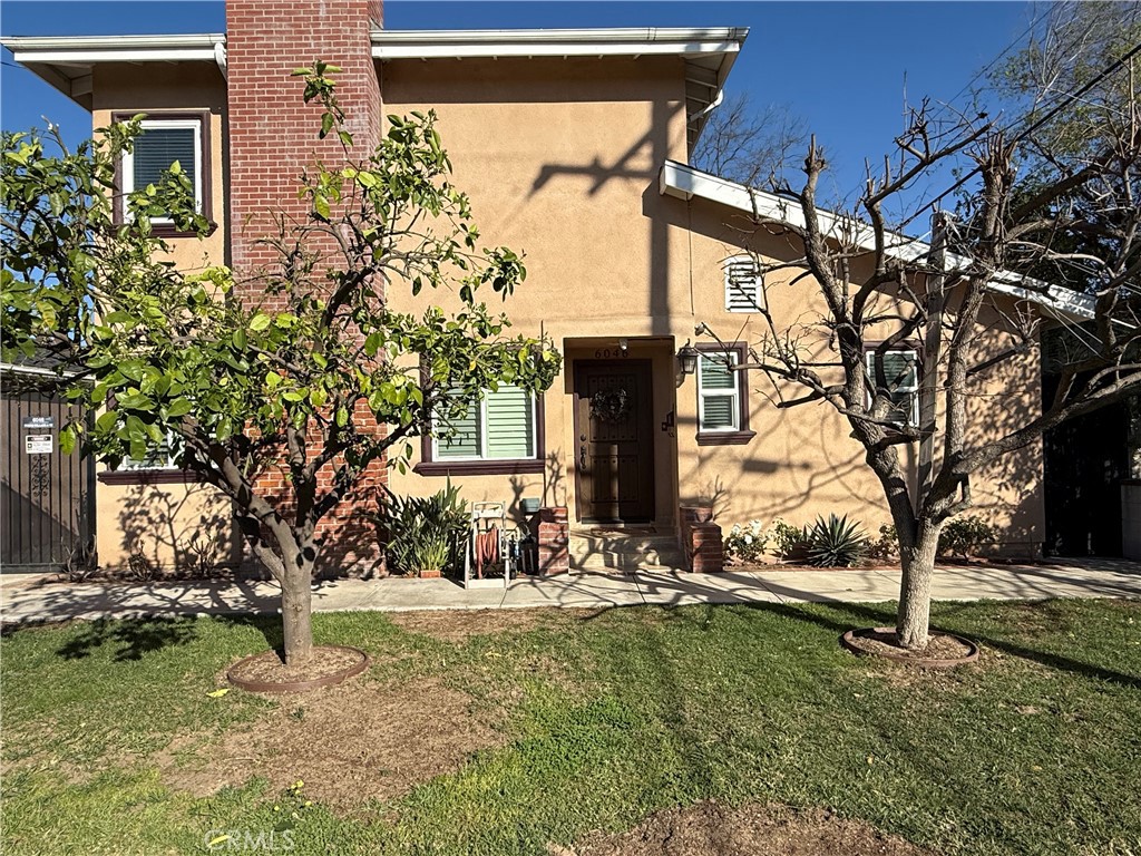 6046 N Willard Avenue