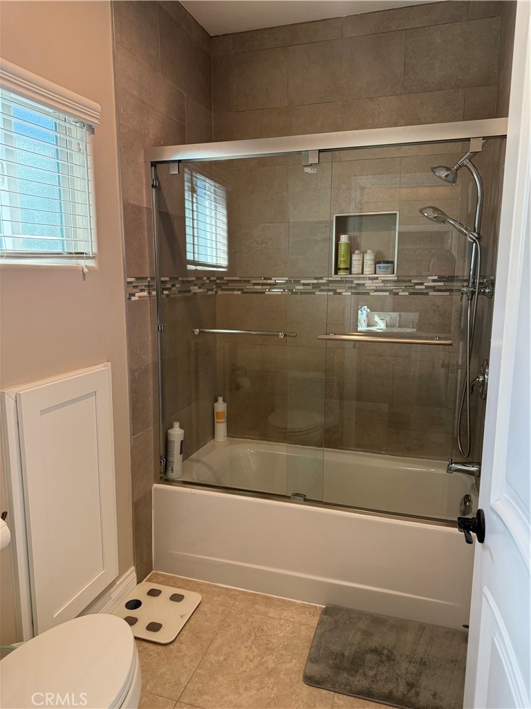 6046 N Willard Avenue