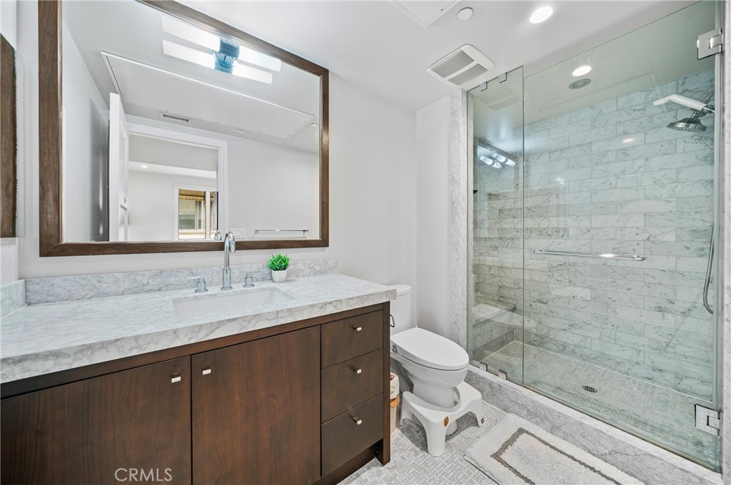 823 S Bundy Drive 110