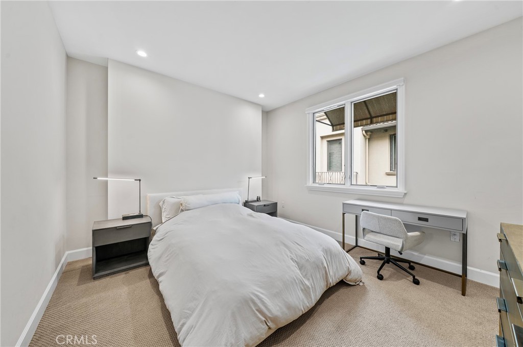 823 S Bundy Drive 110