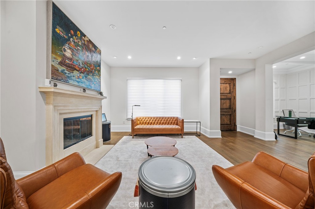 823 S Bundy Drive 110