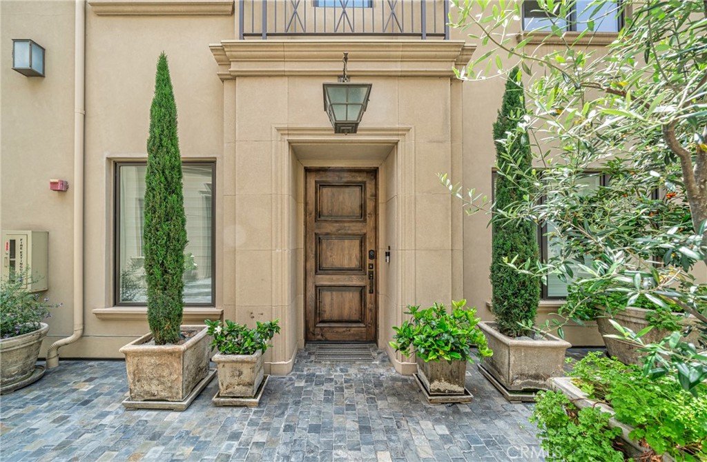 823 S Bundy Drive 110