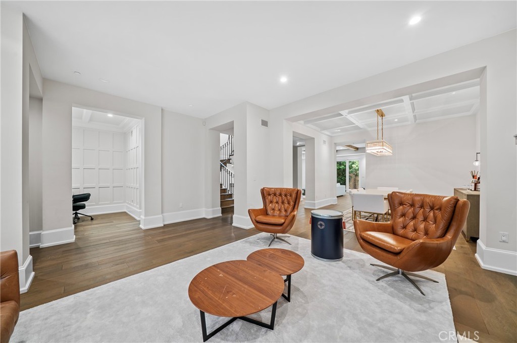 823 S Bundy Drive 110