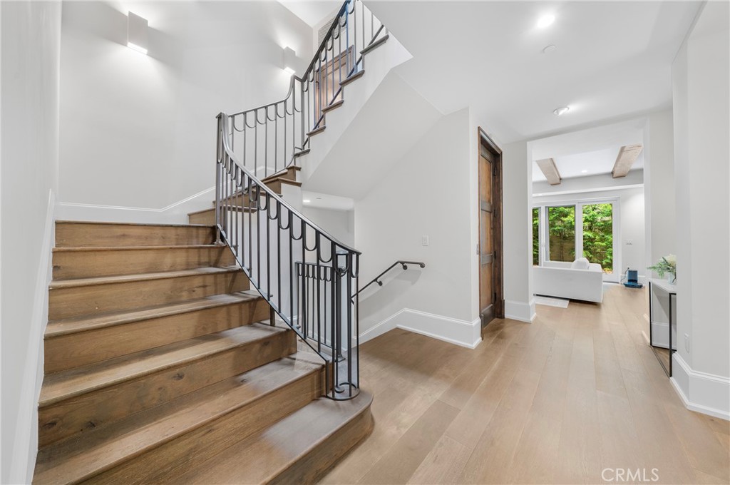 823 S Bundy Drive 110