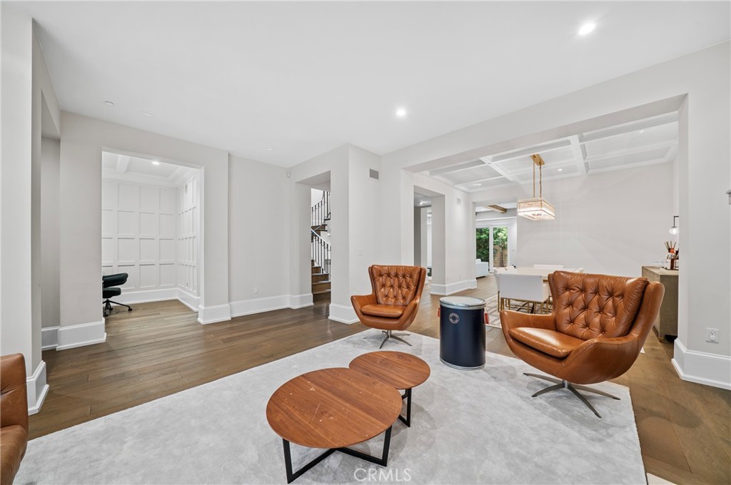 823 S Bundy Drive 110