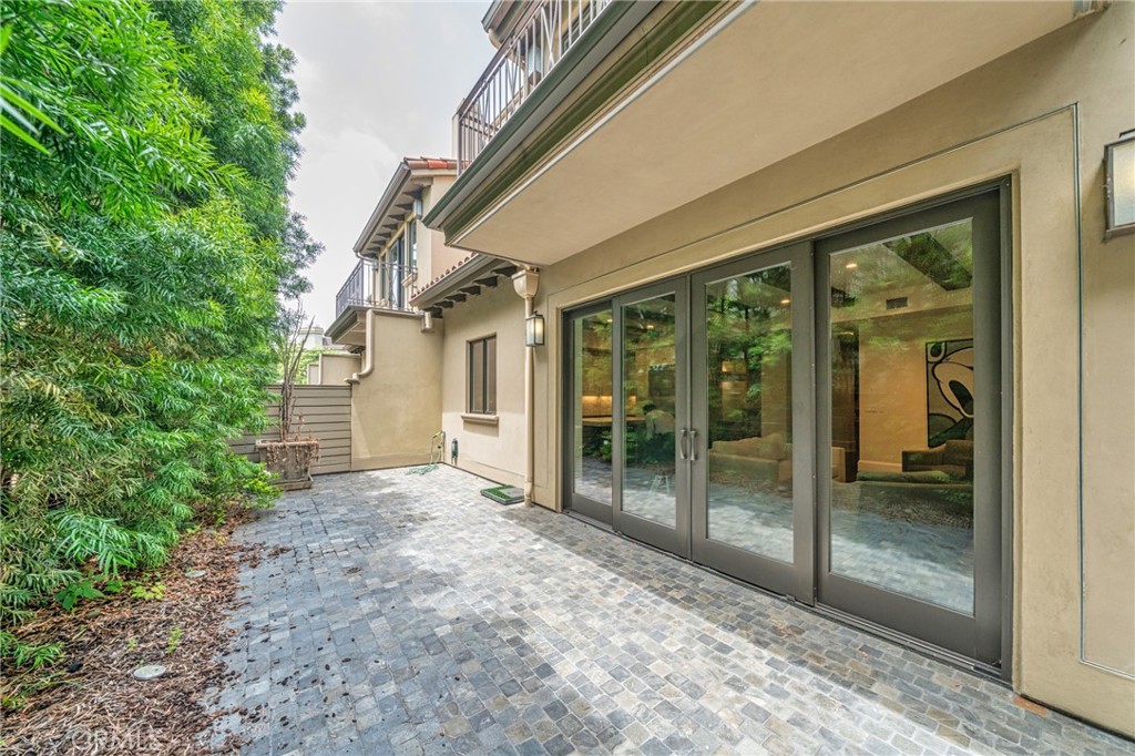 823 S Bundy Drive 110