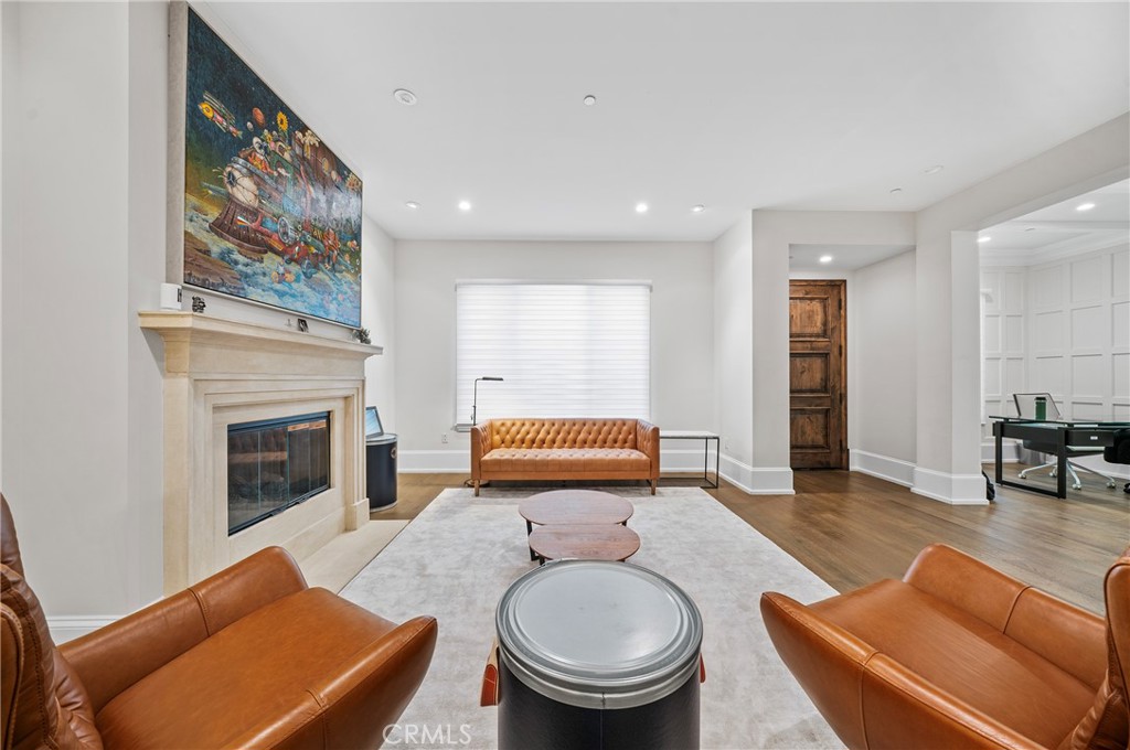 823 S Bundy Drive 110