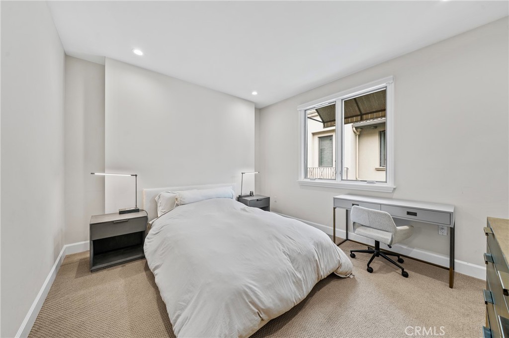 823 S Bundy Drive 110