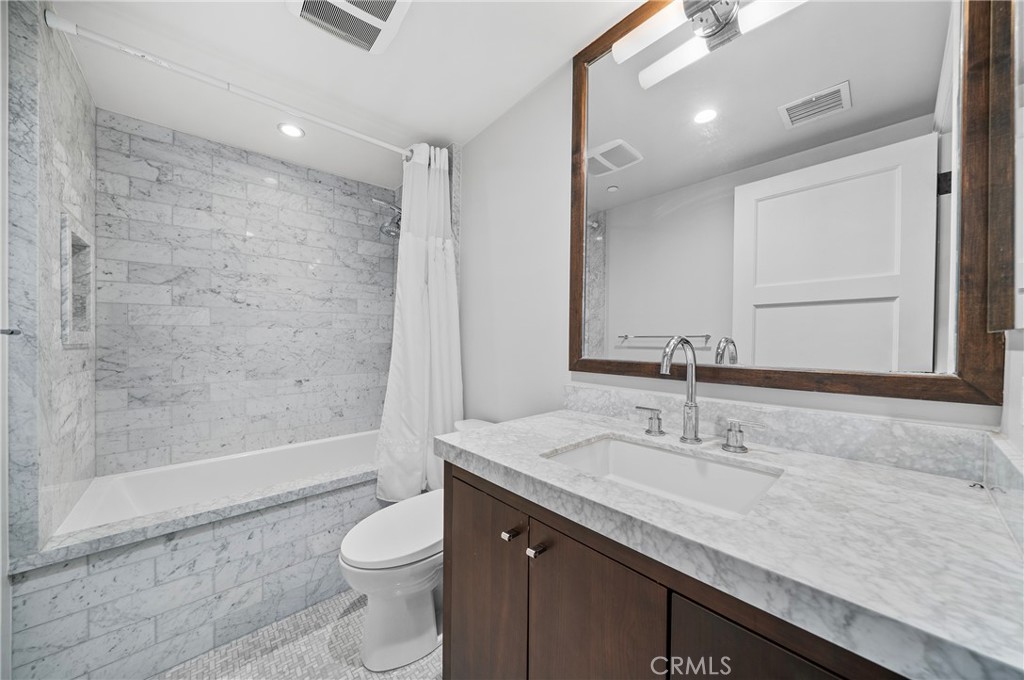 823 S Bundy Drive 110