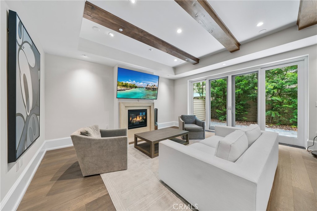 823 S Bundy Drive 110