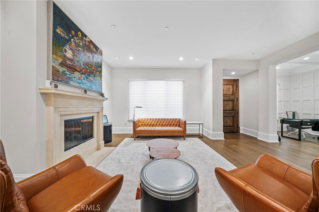 823 S Bundy Drive 110