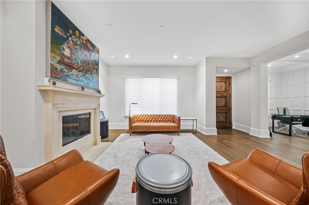 823 S Bundy Drive 110