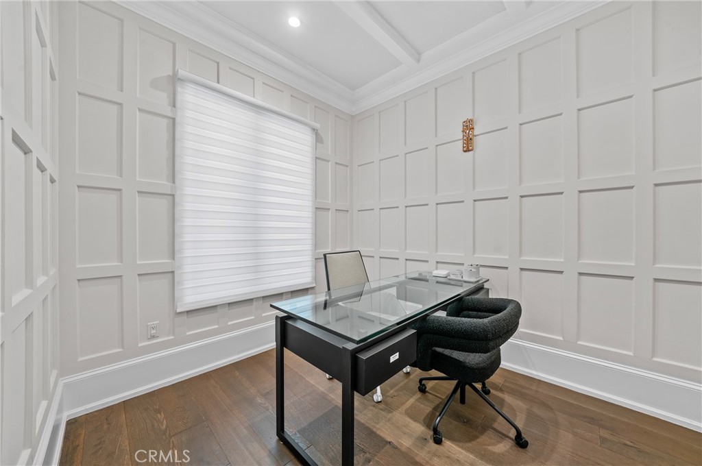 823 S Bundy Drive 110