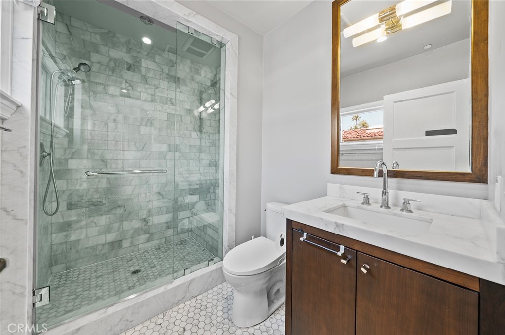 823 S Bundy Drive 110