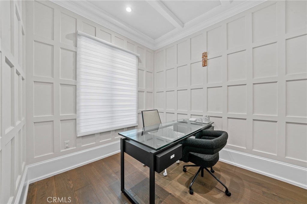 823 S Bundy Drive 110