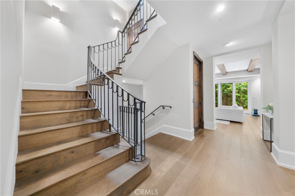 823 S Bundy Drive 110