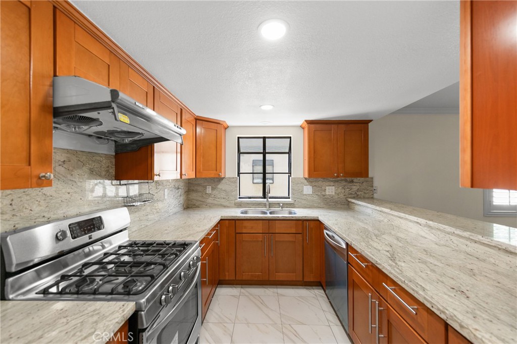 326 E Hellman Avenue B