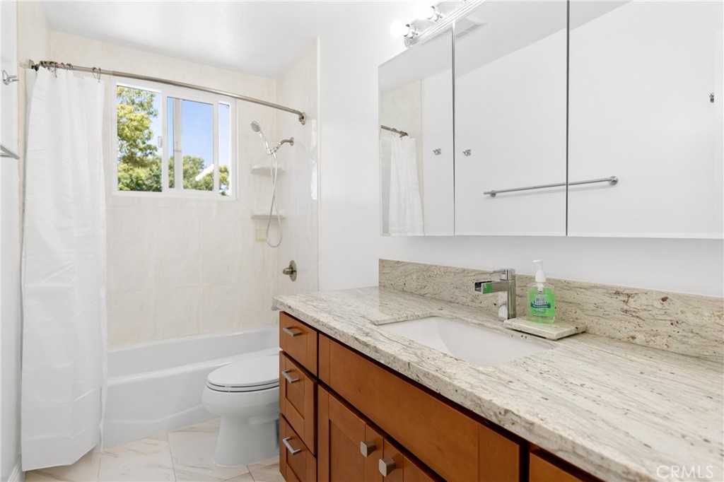 326 E Hellman Avenue B