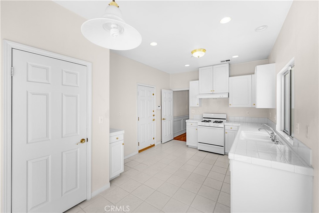 130 N Lincoln Avenue