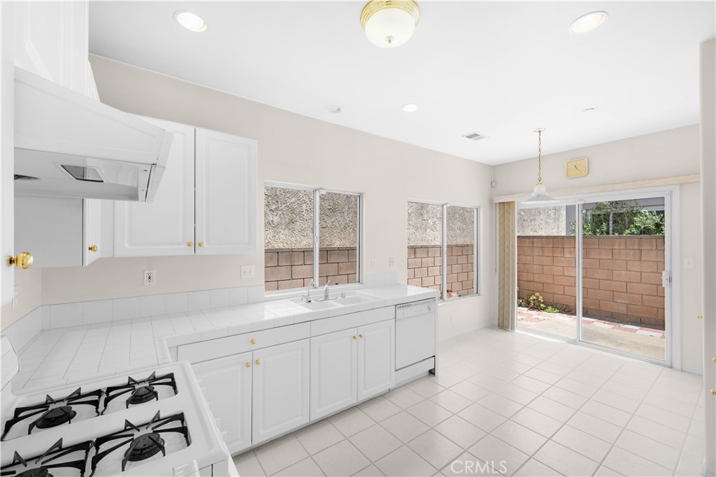 130 N Lincoln Avenue