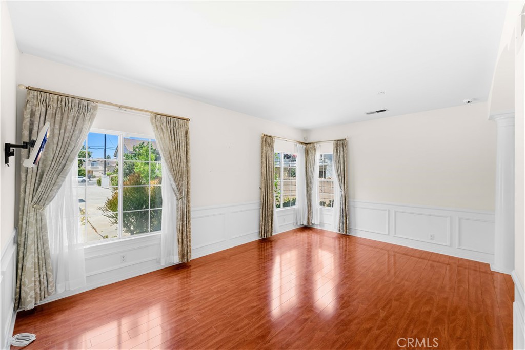 130 N Lincoln Avenue