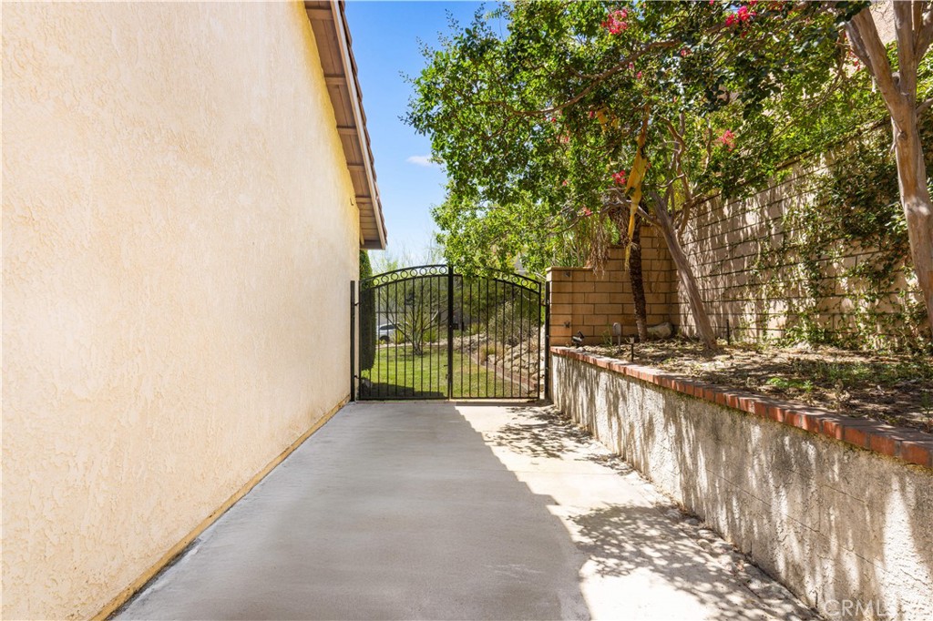 12420 Silk Oak Court