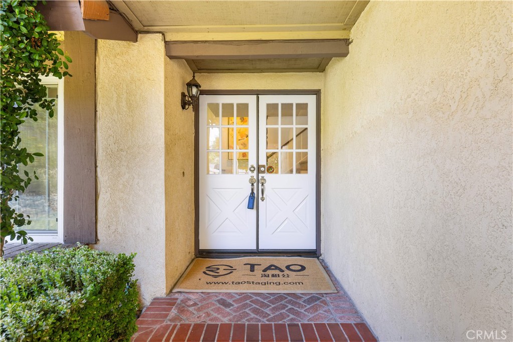 12420 Silk Oak Court