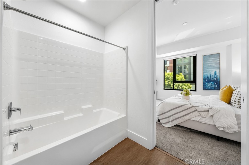 709 E Walnut Street 227