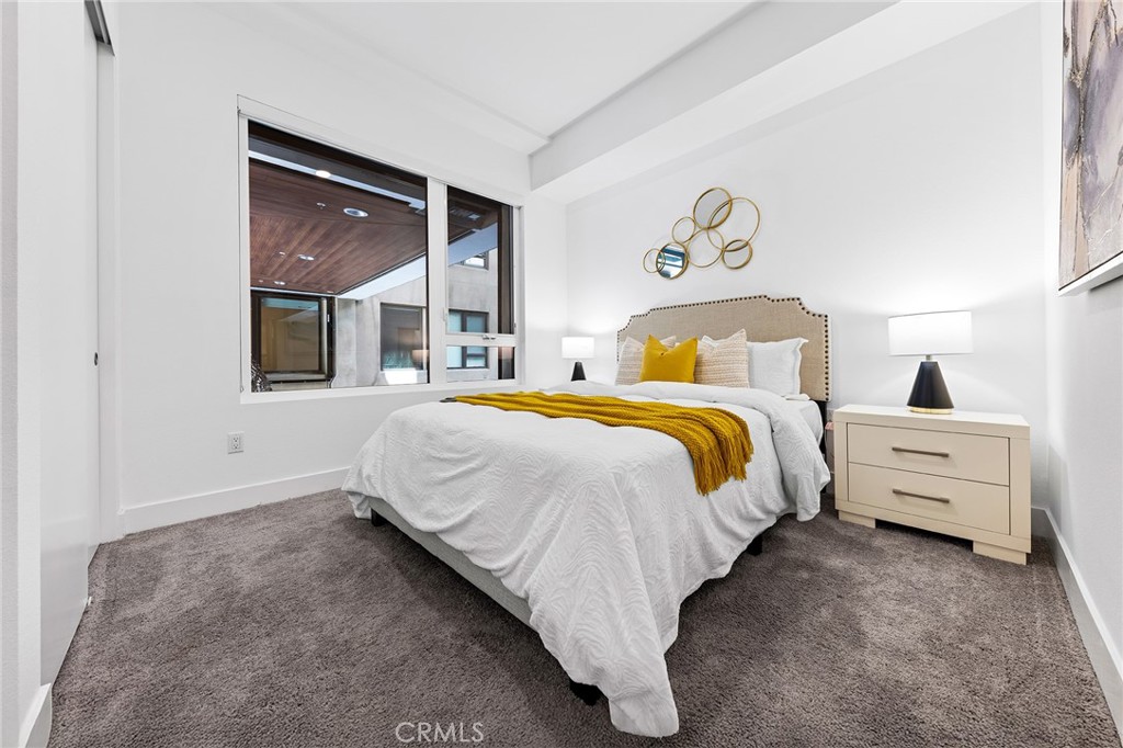 709 E Walnut Street 227