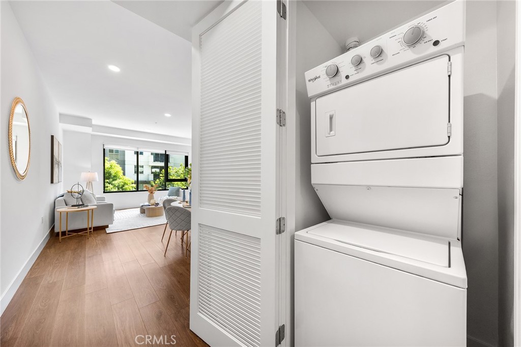 709 E Walnut Street 227