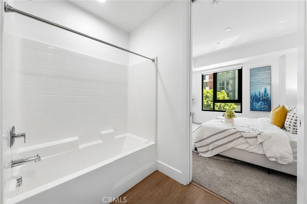 709 E Walnut Street 227