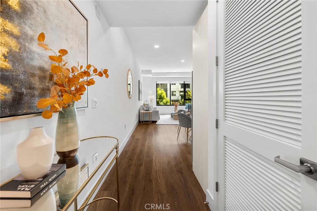 709 E Walnut Street 227