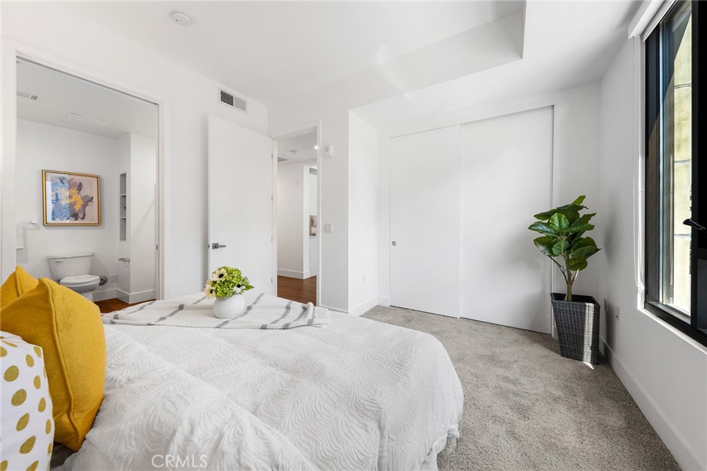 709 E Walnut Street 227